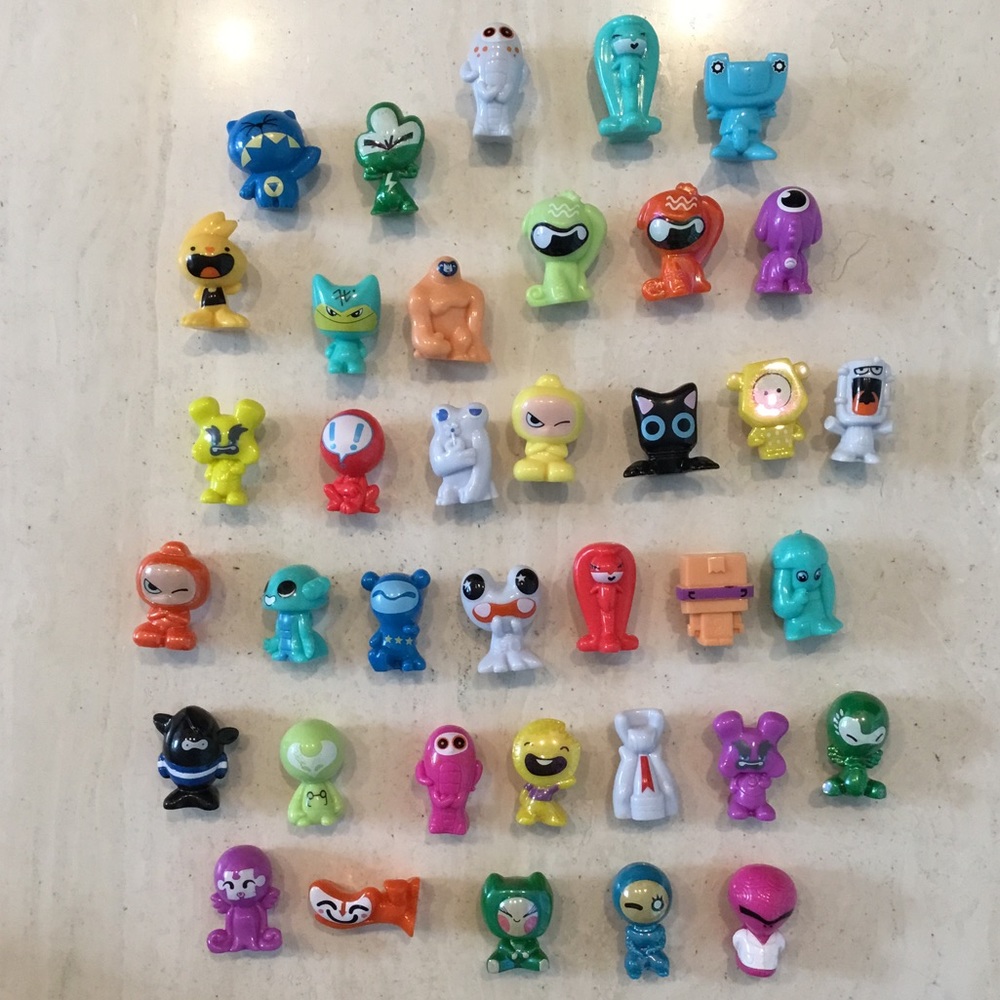 Gogo’s Crazy Bones Vintage Toys Figures Aliens Monsters Lot Of 37 Toy Assortment